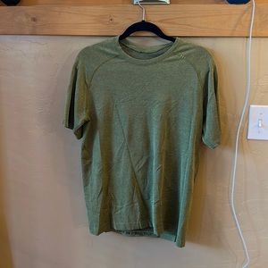 Lululemon mens M metal vent shirt - green black lines